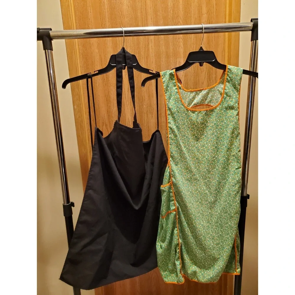 2 Lot 1 = Vtg Farmhouse Full Bib Cover Up Apron, Cotton, Pockets, 2 = black newe